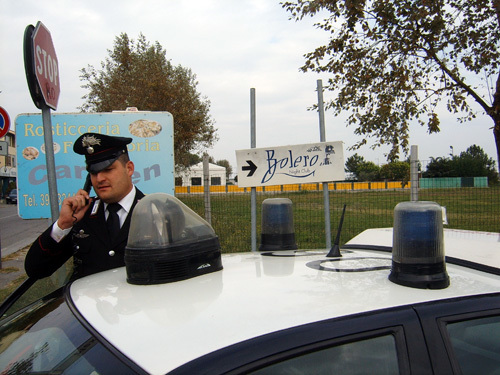 Rapina con pistole al Q8 di Vaccolino