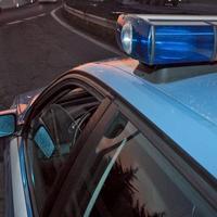 Rifiuta l’alcoltest e aggredisce i poliziotti