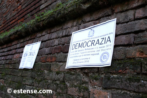 In 500 per il requiem della democrazia