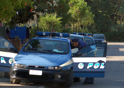 Pizza e coca, spaccio a domicilio