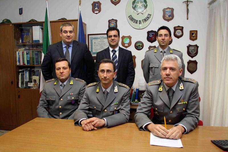 Area, undici faldoni di misteri