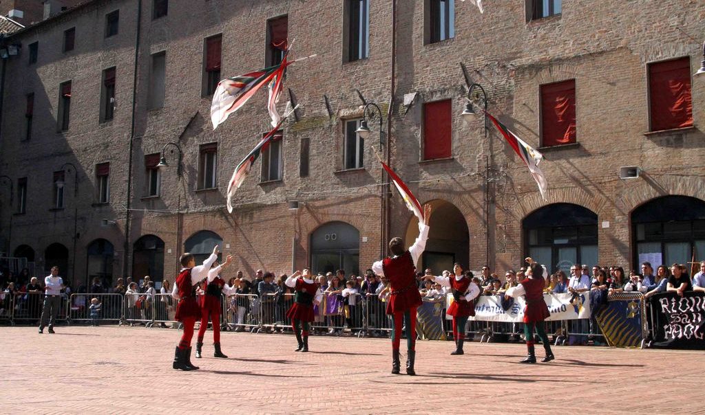 Giovani sbandieratori crescono