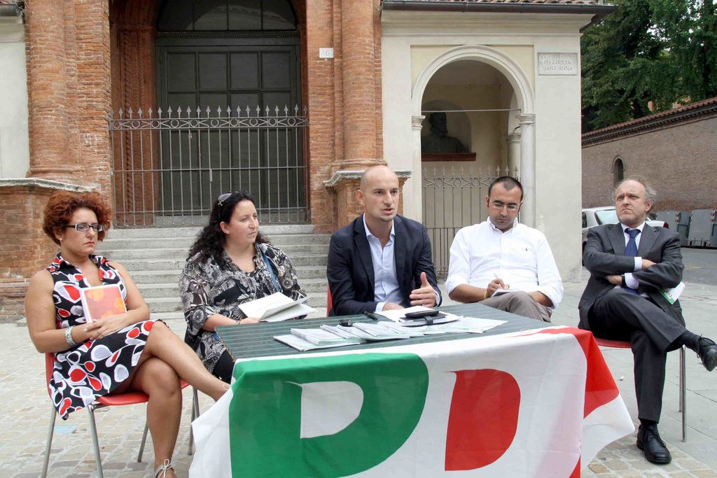 Il Pd ai cancelli: “Difendiamo la scuola pubblica”