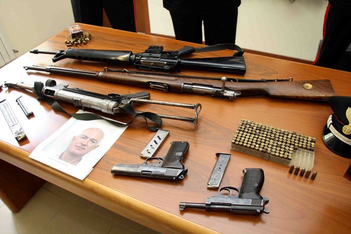 Un arsenale da guerra in casa