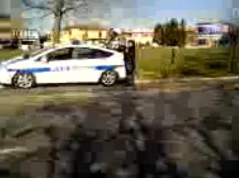 ‘Vaffa’ ai vigili su youtube, a processo