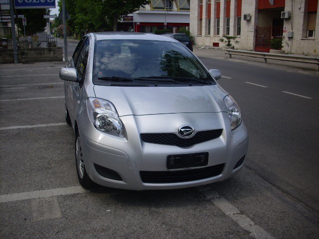 Due auto separate alla nascita
