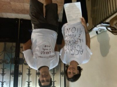 In municipio le magliette della protesta