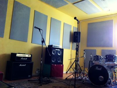 Dal mixaggio alla traccia finale: Area Giovani accende i microfoni con il primo laboratorio di home recording