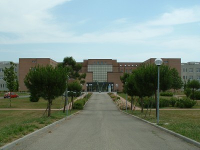 Garza dimenticata dentro la paziente dopo l’operazione