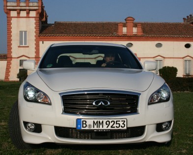 Infiniti M 30d S accelerazione dei sensi