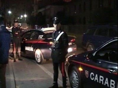 Risse al grattacielo, dispersi con gli idranti