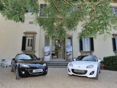 Mazda MX 5 il mito non tramonta mai