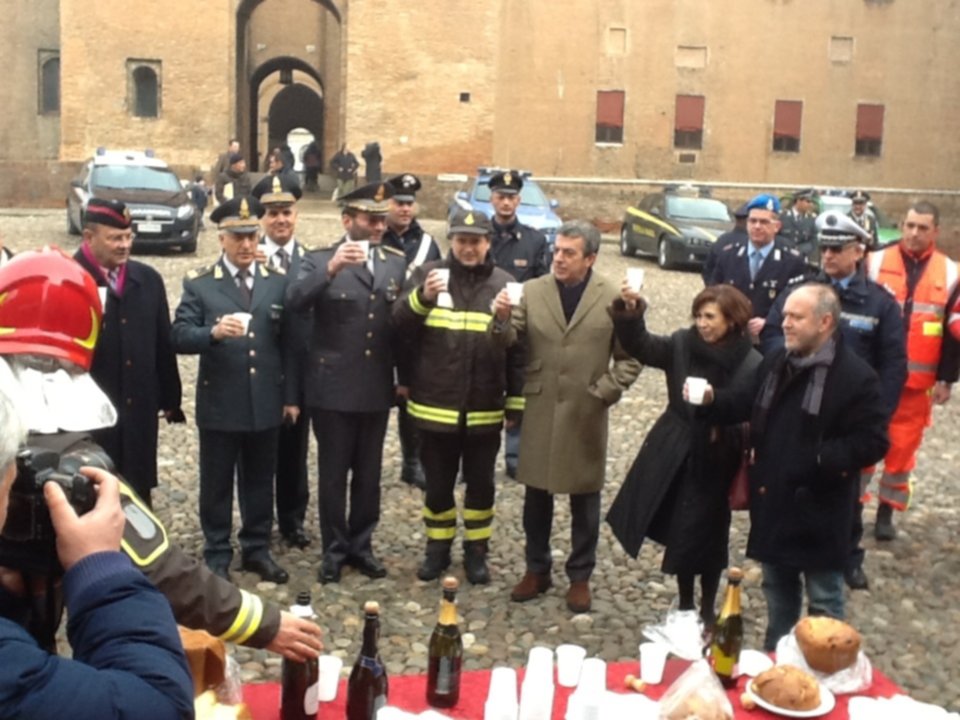Il brindisi delle forze dell’ordine