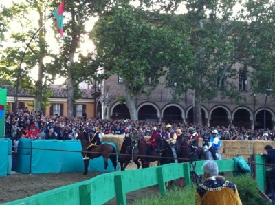 Palio: “Basta con Siena, serve una leva di fantini locali”