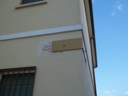 Indicazione Via Manardo