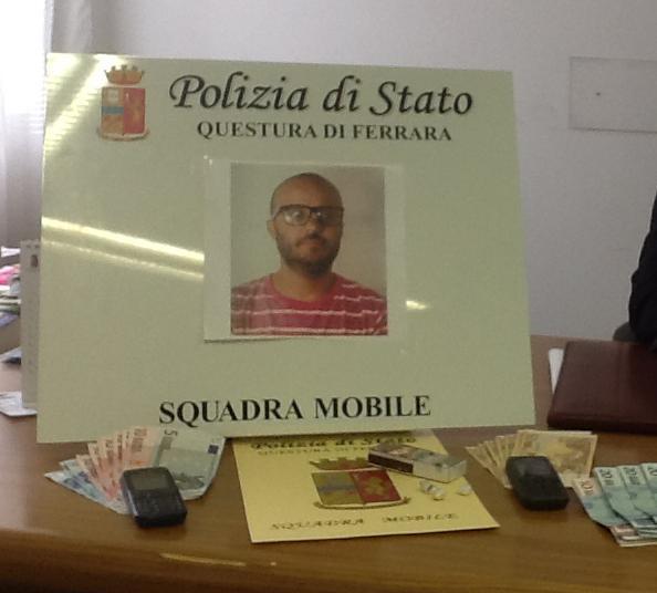 Spacciava eroina nel sottomura, arrestato