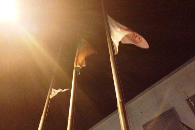 C’è una bandiera in più in via 1° Maggio