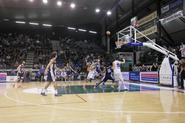 La Mobyt soffre ma vince ancora