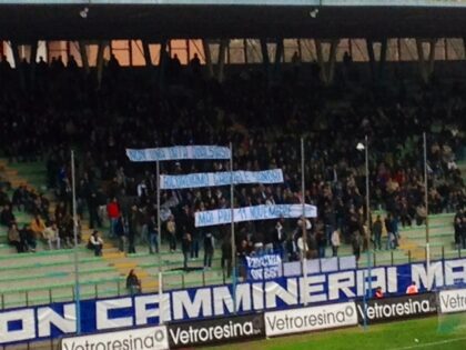 La Curva Ovest ricorda Gabriele Sandri durante Spal-Cuneo (foto F. Pansini)