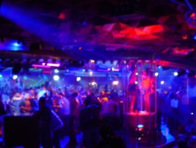 “No a magrebini in discoteca”, a processo