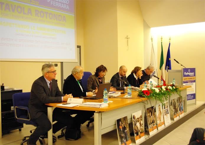 La tavola rotonda ha un grande spigolo, Cona