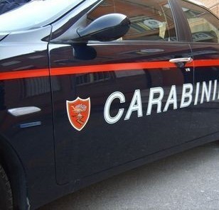 Furto di gasolio nel parcheggio aziendale