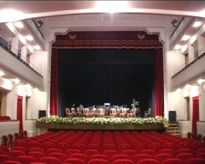 “Al marì ad miè muier” per ridere al De Micheli