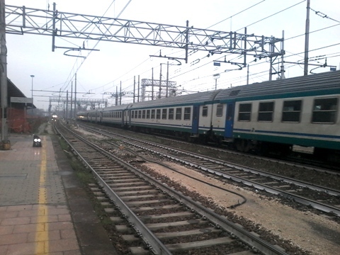 Picchiò una donna dopo un rifiuto. “Buttata a terra e presa a gomitate”