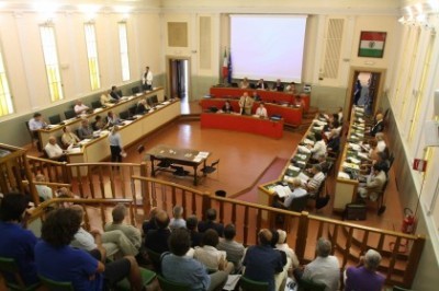 Saini ‘sindaco’ dei paperoni in municipio