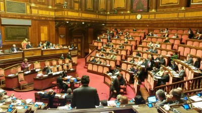Aldrovandi, appello di senatrice agli agenti: “Toglietevi quella divisa”