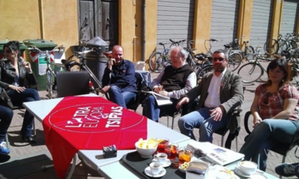 Lista Tsipras: “Noi in mezzo a due estremismi”