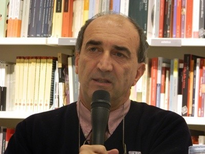 E Sateriale dà dell’ignorante a Renzi