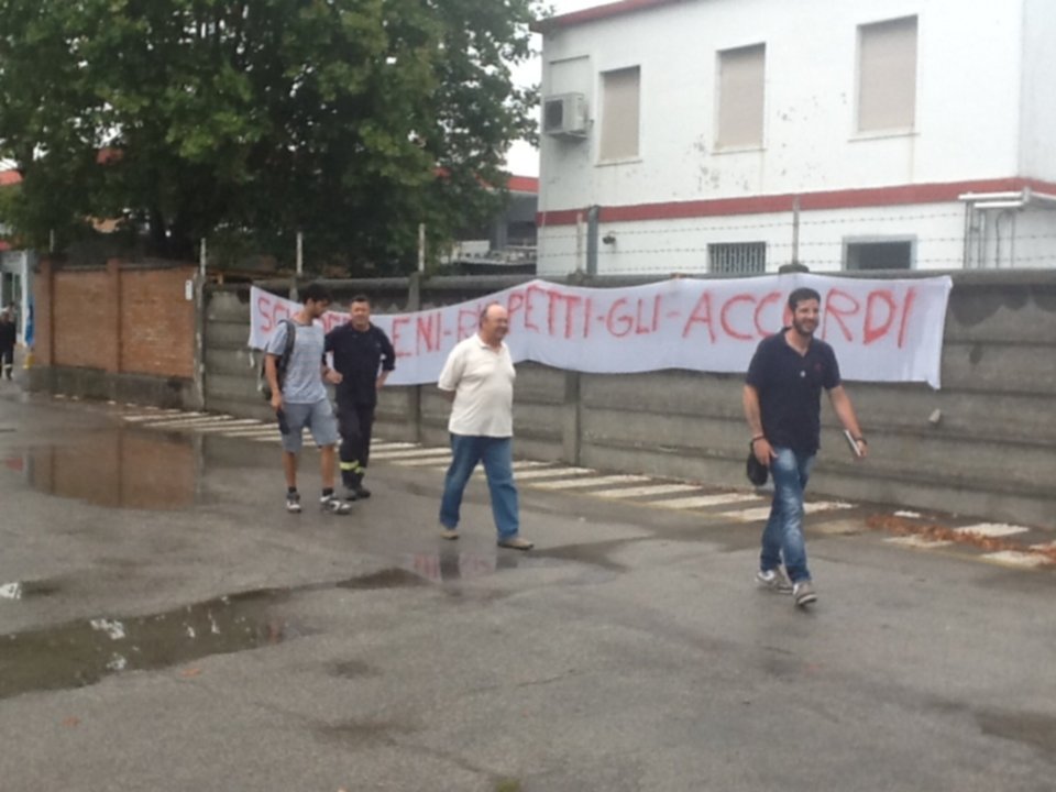 Petrolchimico, Versalis ferma ‘il decimo’: “increduli”