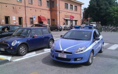 Teneva mezzo panetto di hashish nell’auto: denunciato un uomo