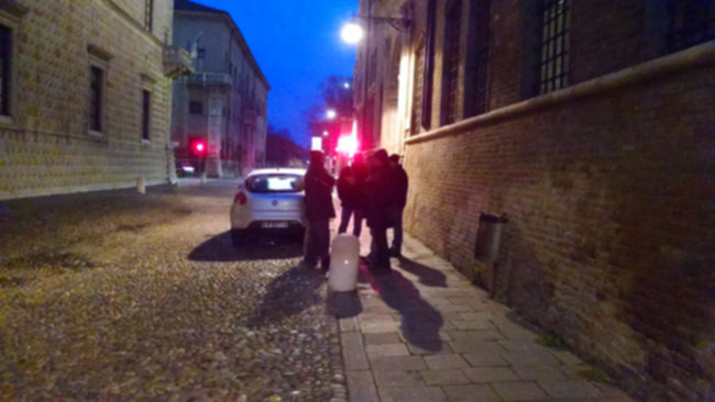 Ancora picchetti alla Mirror, società dal questore