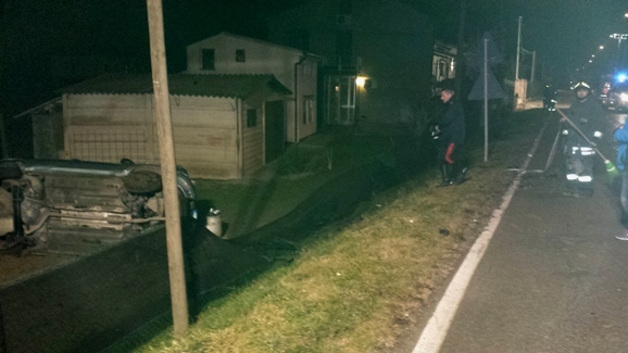 Schianto frontale tra auto, quattro feriti
