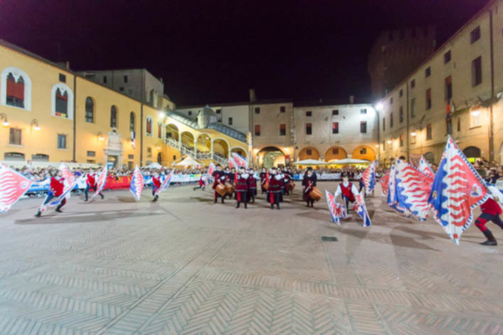Sbandieratori estensi tutti (o quasi) ai nazionali