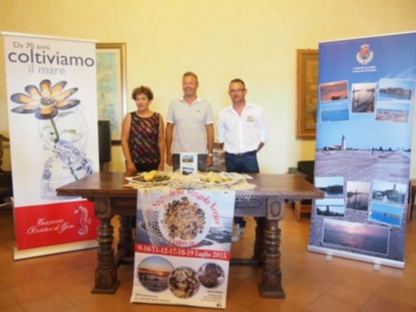 Goro si apparecchia per la Sagra della Vongola