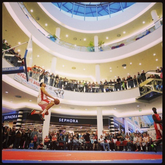 La Bondi ufficializza Henderson