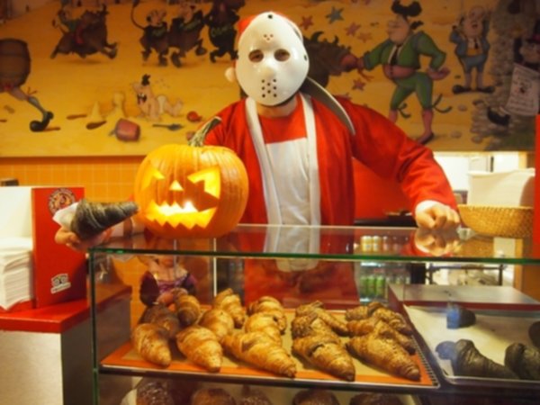 Carloween, dolcetti e scherzetti per i ferraresi