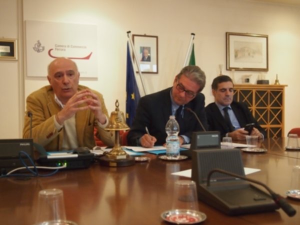 La lotta alla contraffazione arriva in teatro