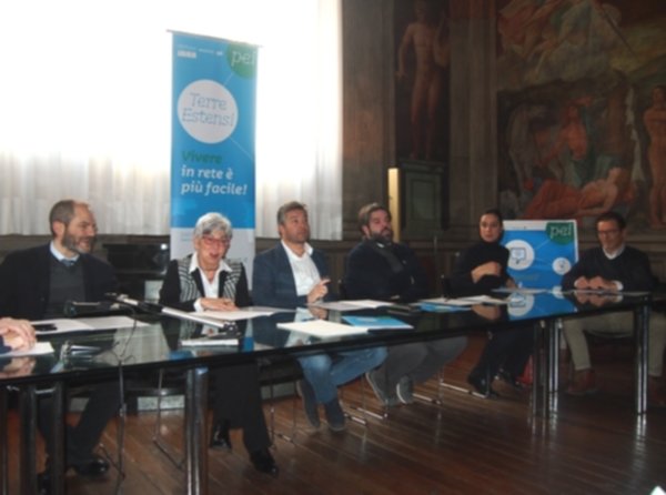 Ferrara mastica pane e internet