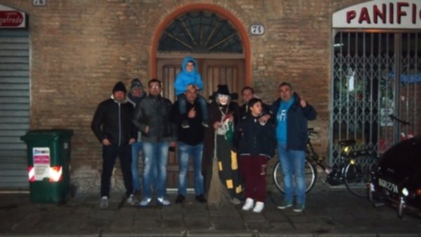 La befana ‘insegue’ il sindaco