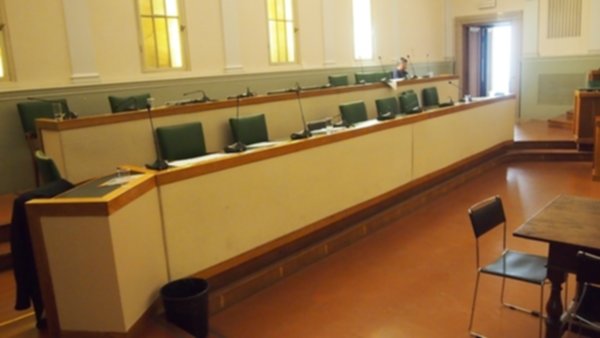 Rifiuti. L’opposizione si ritira sull’Aventino