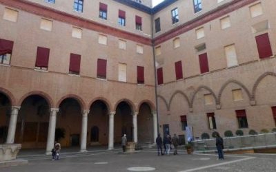 L’ufficio di Informazione e Accoglienza Turistica (Iat) di Ferrara si trasfaerisce