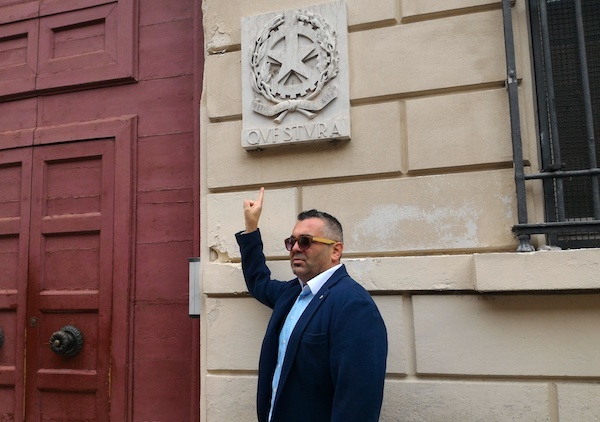 Lodi si autodenuncia per il blitz al Palaspecchi