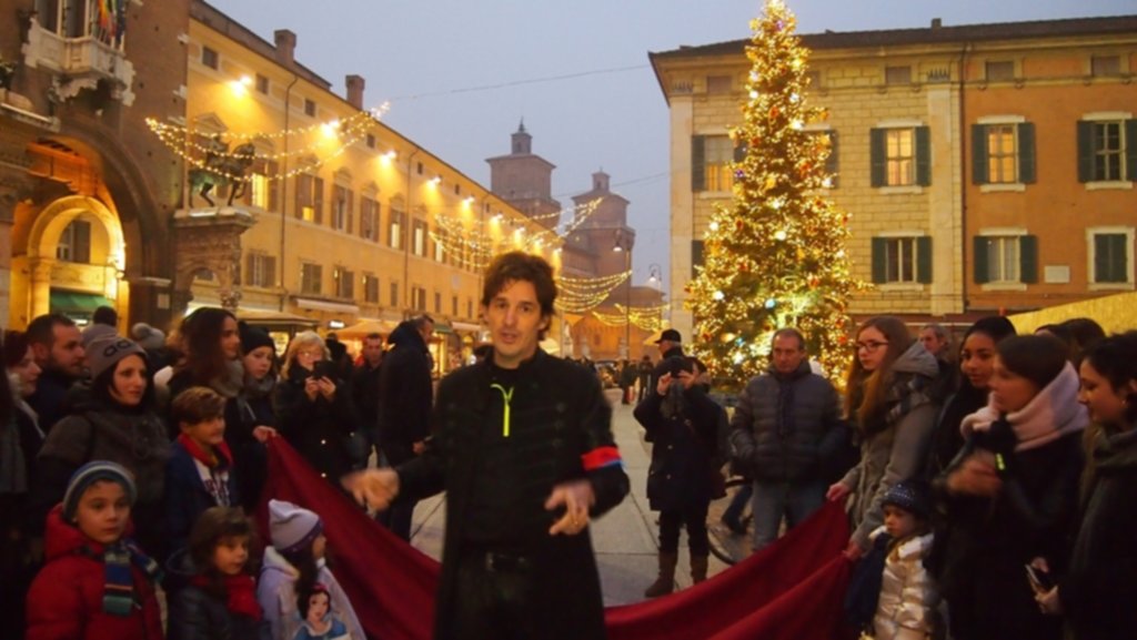 Magie da ‘Striscia’, Casanova fa apparire l’albero