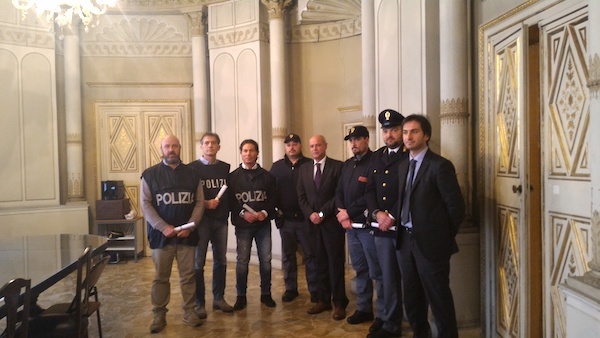 Dieci “parole di lode” per i poliziotti ferraresi