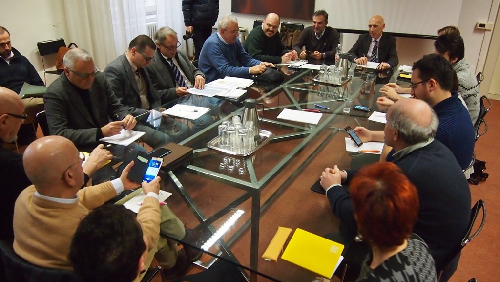 Treni lumaca, auto e bus presi d’assalto