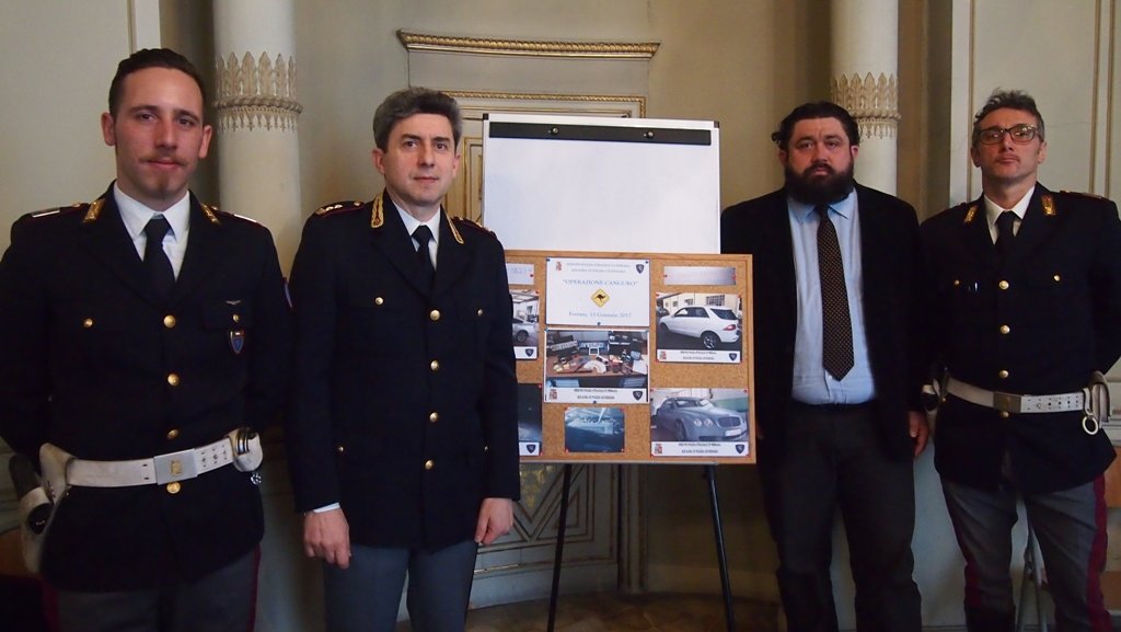 Stroncato traffico internazionale di auto di lusso